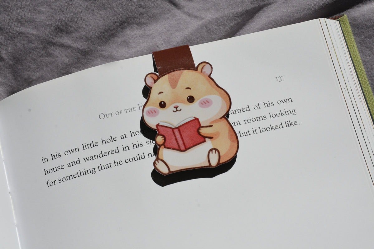 Cute Reading Hamster Magnetic Bookmark | Kawaii Book Lover Bookmark | Reader Gift